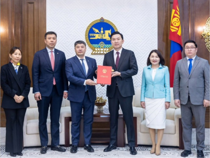 Хувийн нэмэлт тэтгэврийн тухай анхдагч хуулийн төслийг өргөн мэдүүлэв